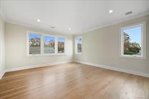 39 Cobalt Ln, Westbury, NY 11590 - Photo 32