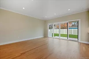 39 Cobalt Ln, Westbury, NY 11590 - Photo 12