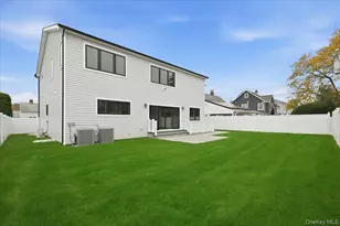 39 Cobalt Ln, Westbury, NY 11590 - Photo 46