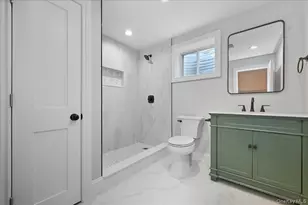 39 Cobalt Ln, Westbury, NY 11590 - Photo 44