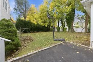 11 Drury Ln, Great Neck, NY 11023 - Photo 28