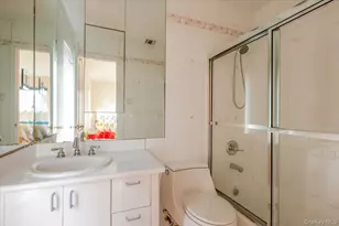 11 Drury Ln, Great Neck, NY 11023 - Photo 20