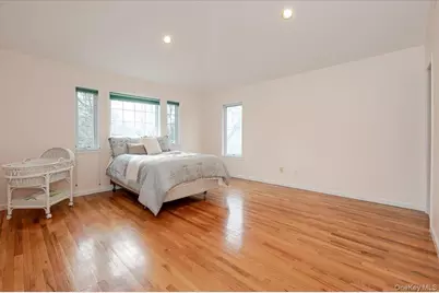 11 Drury Lane, Great Neck, NY 11023 - Photo 18