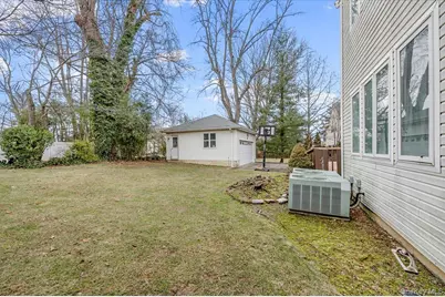 11 Drury Lane, Great Neck, NY 11023 - Photo 24