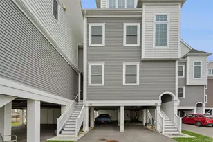 352 Marina Pointe Dr, East Rockaway, NY 11518 - Photo 2