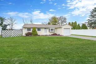 98 Rose Pl, Selden, NY 11784 - Photo 2