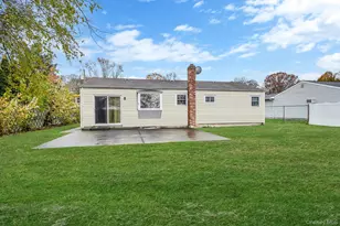 98 Rose Pl, Selden, NY 11784 - Photo 20