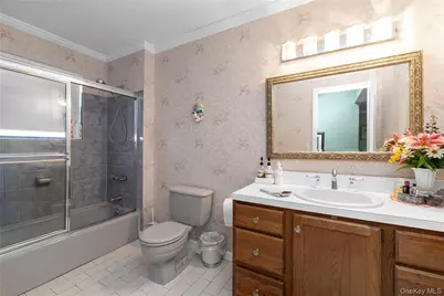 2T Coolidge Avenue, Glen Head, NY 11545 - Photo 20