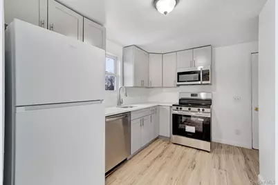 7 Kristin Court, Bay Shore, NY 11706 - Photo 8