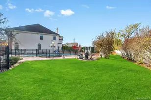 2 Old Bridge Ct, Melville, NY 11747 - Photo 44