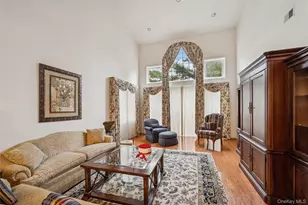 652 Balfour Pl, Melville, NY 11747 - Photo 8