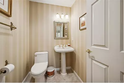 652 Balfour Place, Melville, NY 11747 - Photo 10