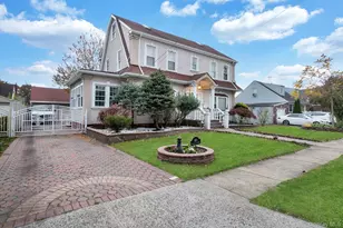 810 Wallace Ave, Baldwin, NY 11510 - Photo 2