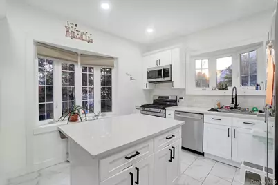 810 Wallace Avenue, Baldwin, NY 11510 - Photo 14