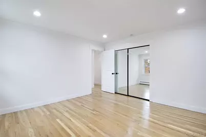 26 Norwich Street, Huntington Station, NY 11746 - Photo 12