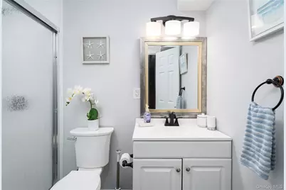 5 Bay Woods Drive, Hampton Bays, NY 11946 - Photo 18