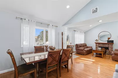 131 S 5th Street, Bethpage, NY 11714 - Photo 8