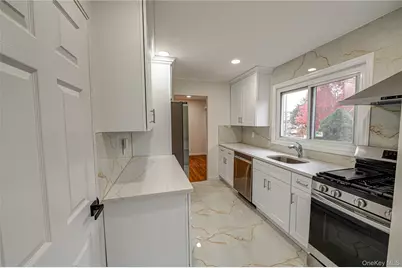 10 Gerhard Road, Plainview, NY 11803 - Photo 4