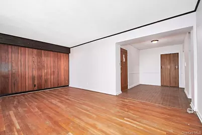 27-10 Parsons Boulevard #6H, Flushing, NY 11354 - Photo 8