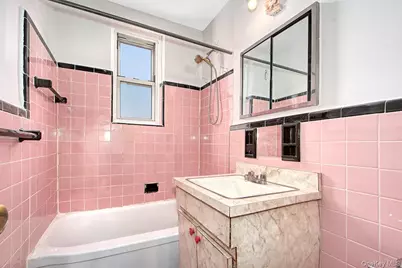 27-10 Parsons Boulevard #6H, Flushing, NY 11354 - Photo 14