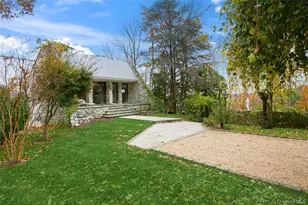 40 W View Dr, Upper Brookville, NY 11771 - Photo 2