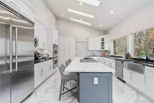 40 W View Dr, Upper Brookville, NY 11771 - Photo 16