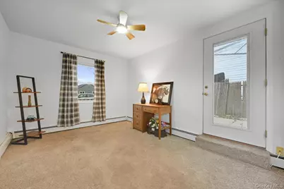 233 S Alleghany Avenue, Lindenhurst, NY 11757 - Photo 12