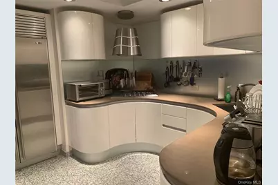 400 E 70th Street #3501, New York, NY 10021 - Photo 2