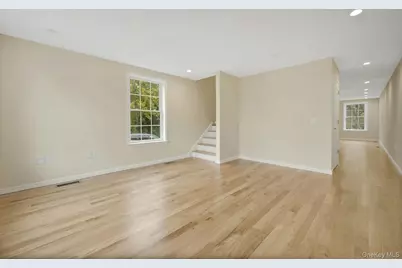 207 Grand Street, Mamaroneck, NY 10543 - Photo 4