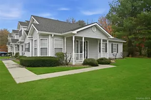 12 Merrimack Rd, Hauppauge, NY 11787 - Photo 2