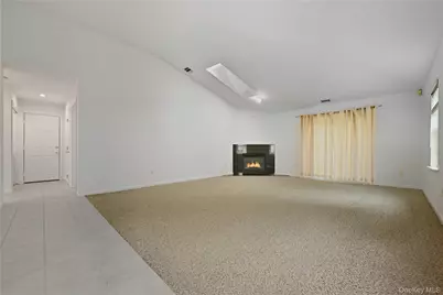 12 Merrimack Road, Hauppauge, NY 11787 - Photo 10