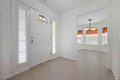 12 Merrimack Road, Hauppauge, NY 11787 - Photo 4