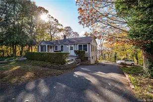 37 Bay Ave, Huntington, NY 11743 - Photo 22