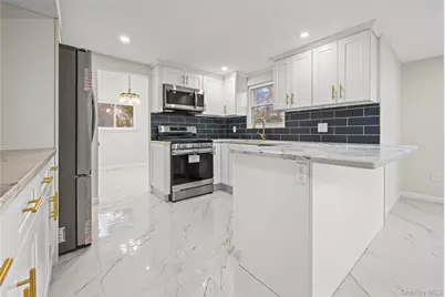 42 Holiday Park Drive, Centereach, NY 11720 - Photo 4