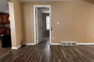 114 Dupont Ave, Newburgh, NY 12550 - Photo 4