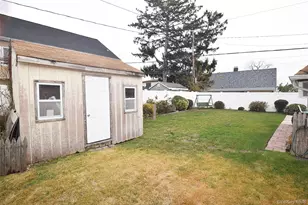 49 Cutter Ln, Levittown, NY 11756 - Photo 30