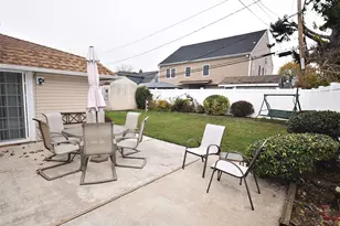49 Cutter Ln, Levittown, NY 11756 - Photo 28
