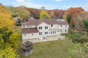 4 Coventry Ct, Wheatley Heights, NY 11798 - Photo 6