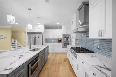 4 Coventry Court, Wheatley Heights, NY 11798 - Photo 28