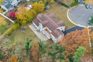 4 Coventry Ct, Wheatley Heights, NY 11798 - Photo 4