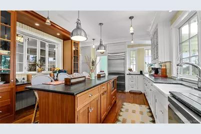 1055 Bridge Pointe Lane, Yorktown Heights, NY 10598 - Photo 20