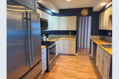 59 Hampton Place #20D, Freeport, NY 11520 - Photo 6