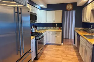 59 Hampton Pl, Freeport, NY 11520 - Photo 6