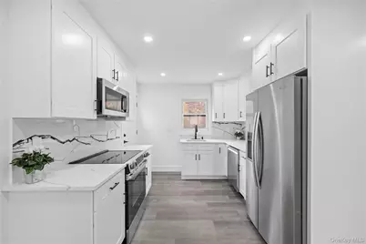 16 Fife Drive, Coram, NY 11727 - Photo 10