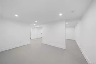 16 Fife Dr, Coram, NY 11727 - Photo 32