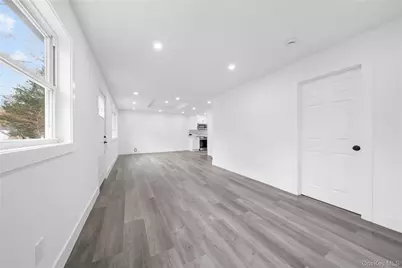 16 Fife Drive, Coram, NY 11727 - Photo 8