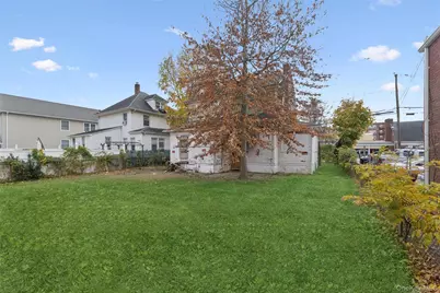 190 Lincoln Avenue, Mineola, NY 11501 - Photo 16