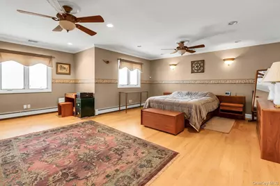 94 Pequot Lane, East Islip, NY 11730 - Photo 14