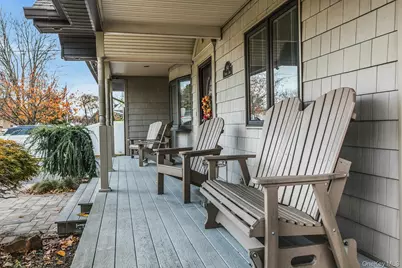 94 Pequot Lane, East Islip, NY 11730 - Photo 4