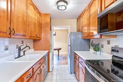 705 Cabot Court W, Saint James, NY 11780 - Photo 4